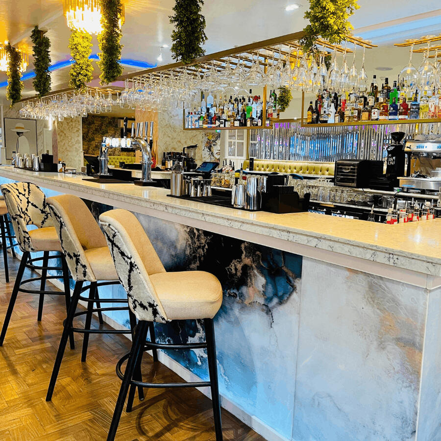 8 Water Street Bar